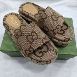 BRAND NEW! NEVER WORN! BEAUTIFUL GG SANDALS!